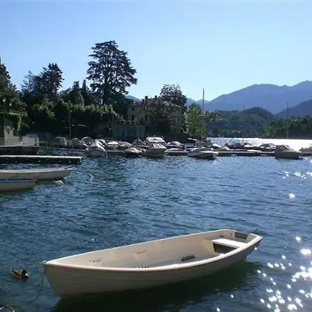  Sleeps 4 *
