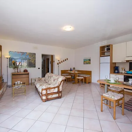 Sleeps 4 דירה Ossuccio